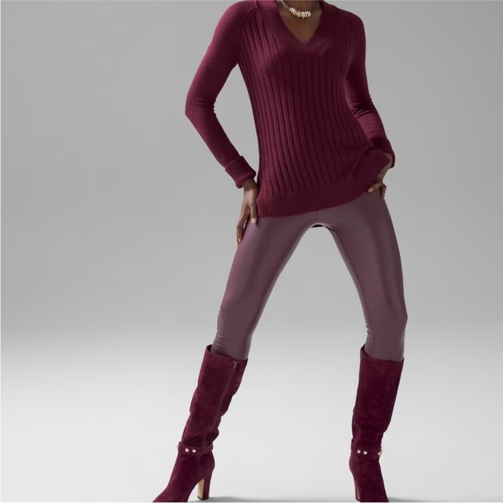 WHBM runaway vegan leather  leggings burgundy